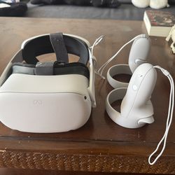 Oculus Quest 2 with Battery pack elite strap & comfort face cover