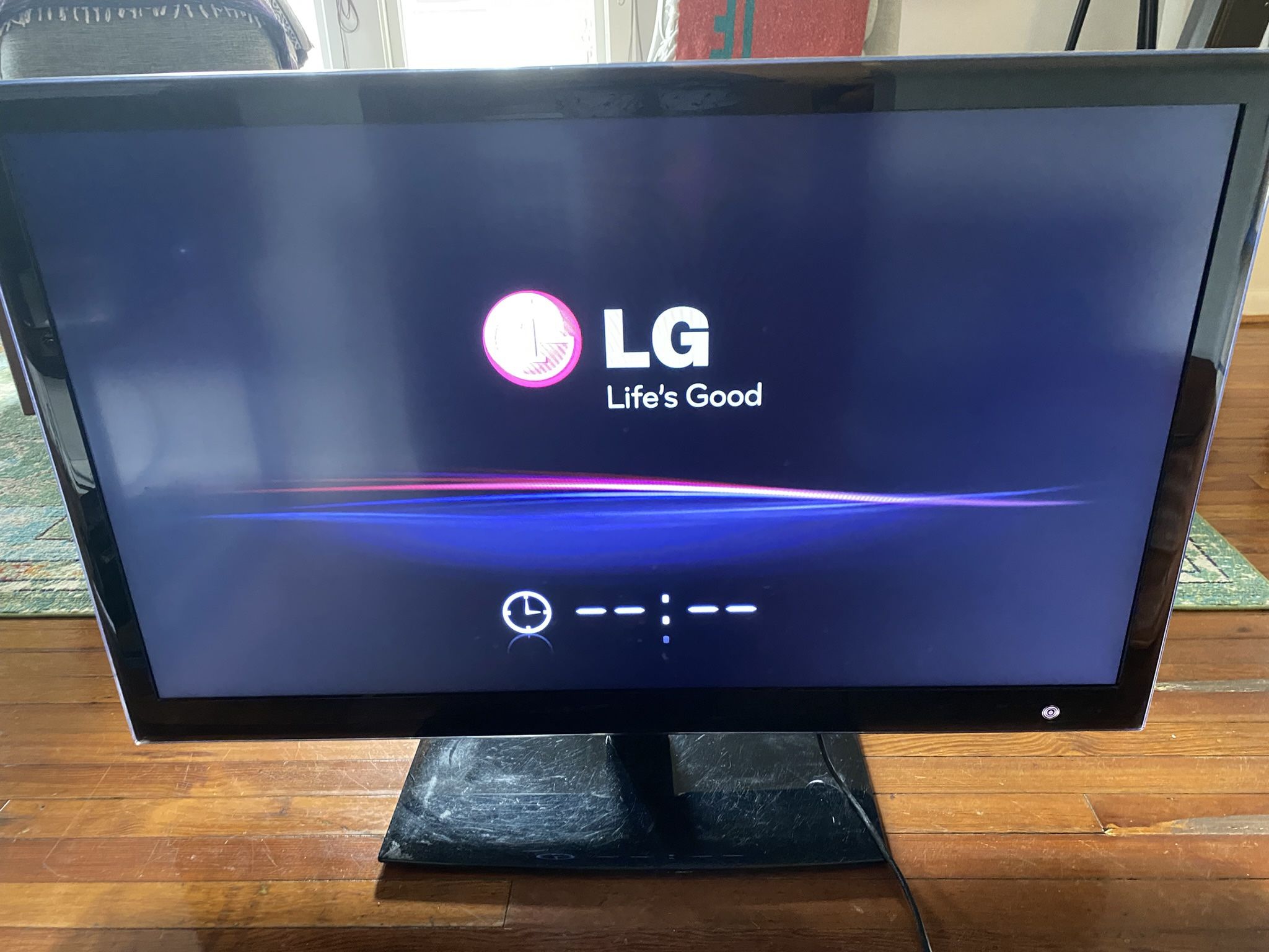 LG 47LX6500 47" 3D 1080p LED TV (READ AD!)