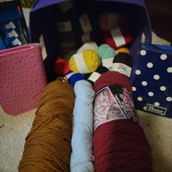 Crochet Set With Yarn