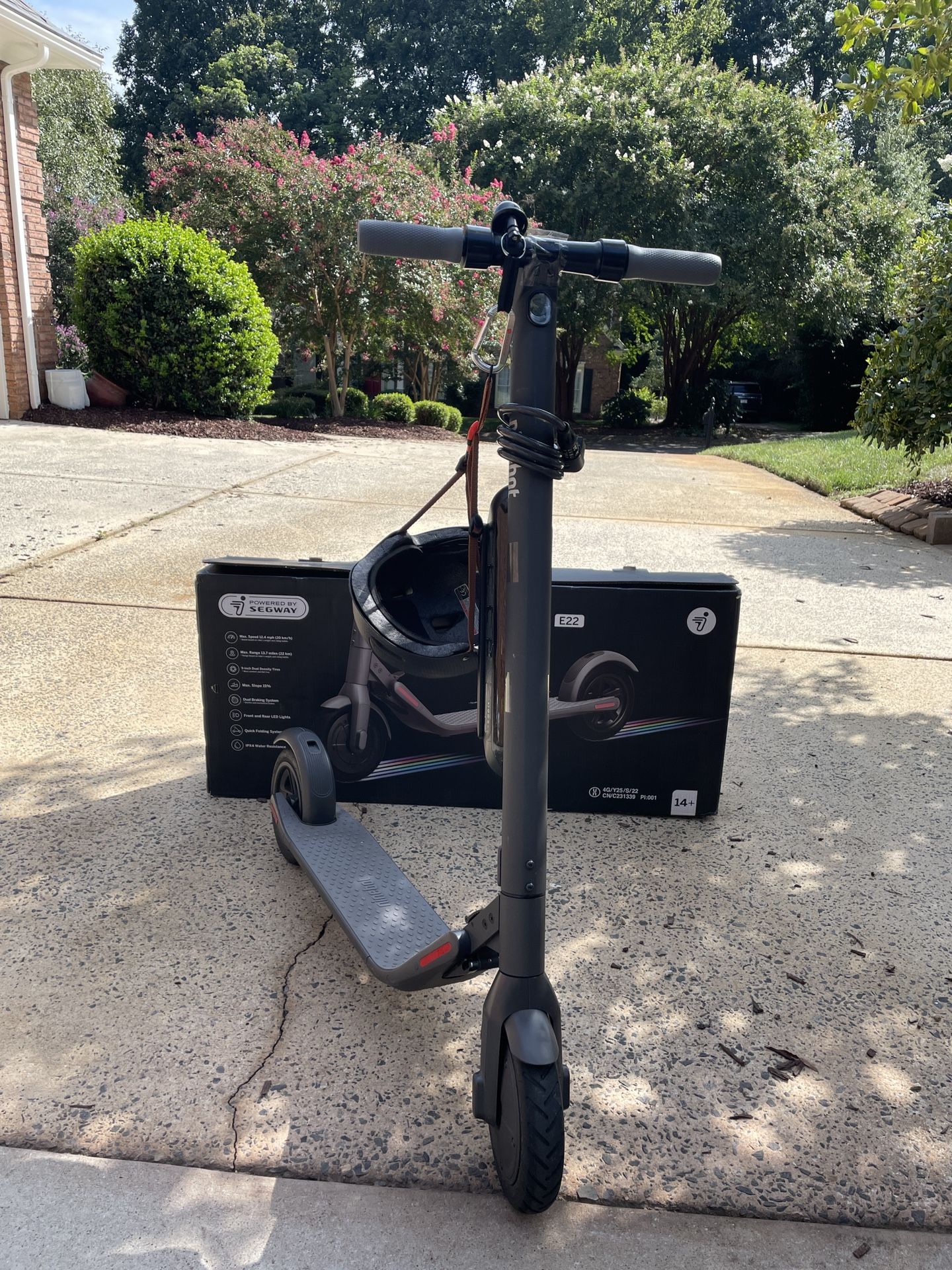 Ninebot E22 Electric Scooter - Good Condition + Accessories