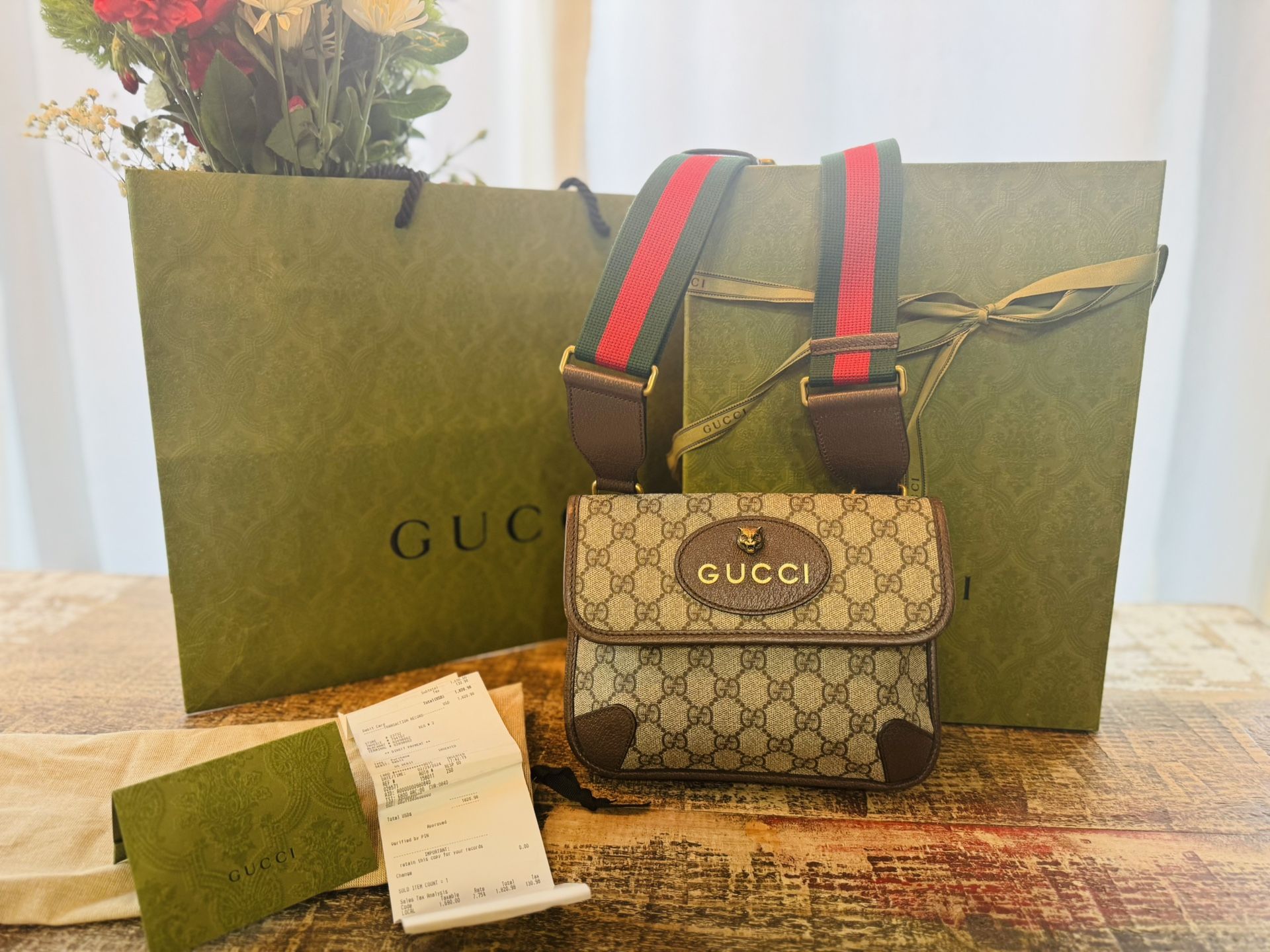 Gucci NEO VINTAGE SMALL MESSENGER BAG