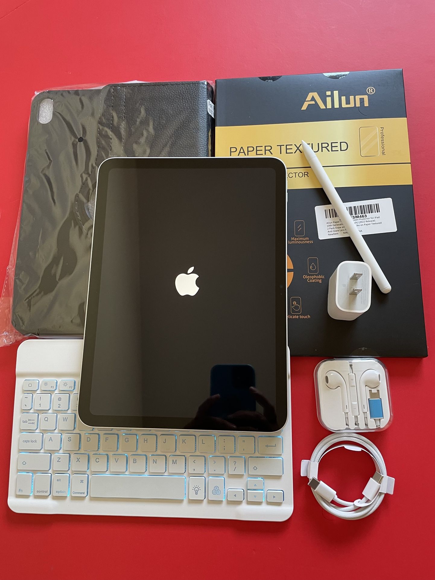 256gb Apple IPad 10th Generation (10.9” Liquid Retina / 2022 model) with pen, keyboard, case & Accessories (warranty 2026)