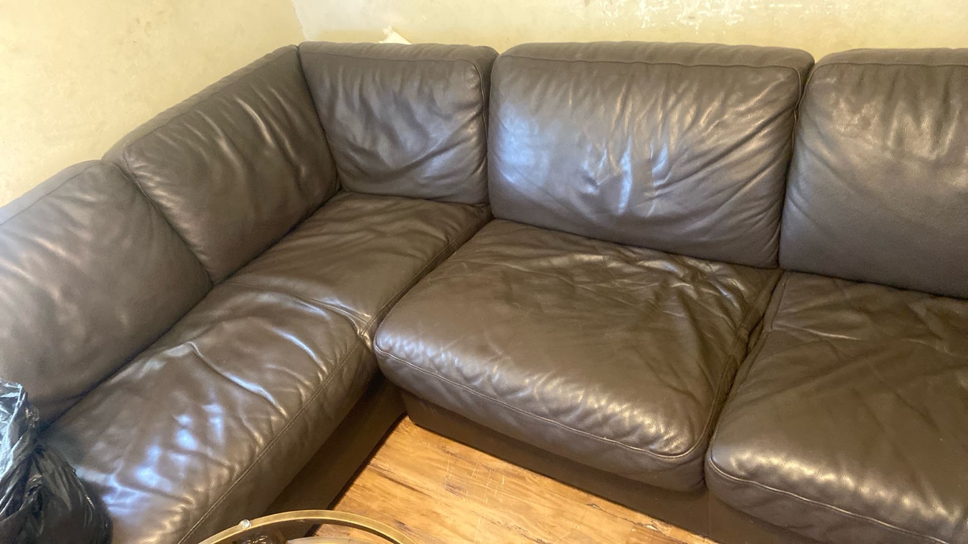 Black,leathers Sofa
