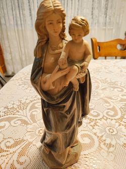 Very detailed wood carving