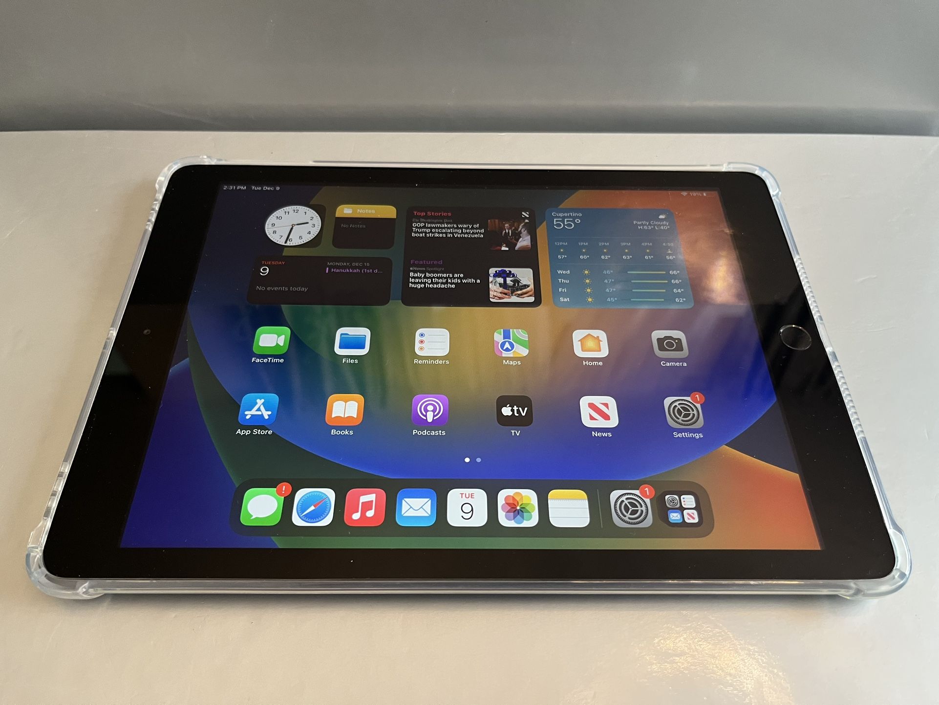 Apple iPad 5th Gen A1822 32GB Tablet 9.7” iOS 16 w/ Charger - $79