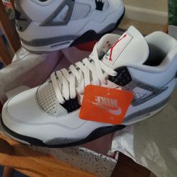 Jordan 4 WHITE CEMENT
