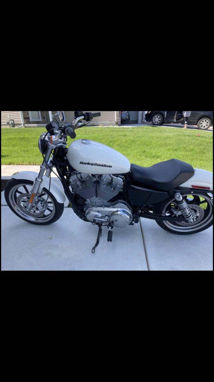 2018 spotrster 883 superlow