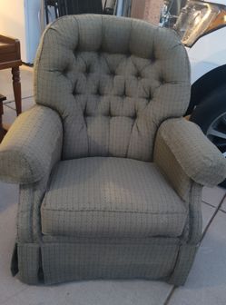 La Z Boy Green Swivel Chair