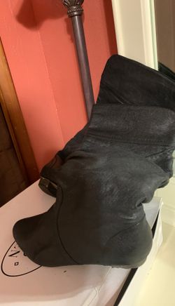 Steve Madden Black suede boots size 8