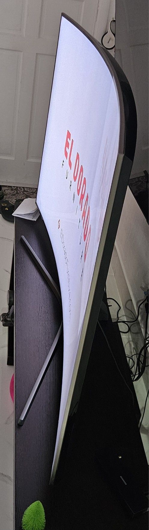 Samsung 78"Curve .