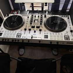 DJ EQUIPMENT 