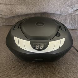 Jensen Portable Cd Player With Am/fm Stereo Radio 
