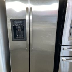 WHIRLPOOL STAINLESS STEEL SIDE BY SIDE REFRIGERATOR 