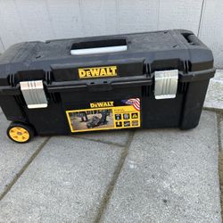 Dewalt Rolling Tool Box 