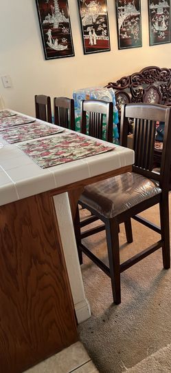 Set of 4 chairs. Counter chairs .long 20 inch, 17 inch, height 25 inch