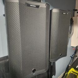 Harbinger V3415 DJ Speakers . Pair
