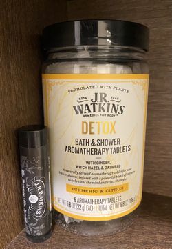 J. R. Watkins Detox Turmeric Citron Bath Shower Aromatherapy Tablets & Raspberry lip Balm Set