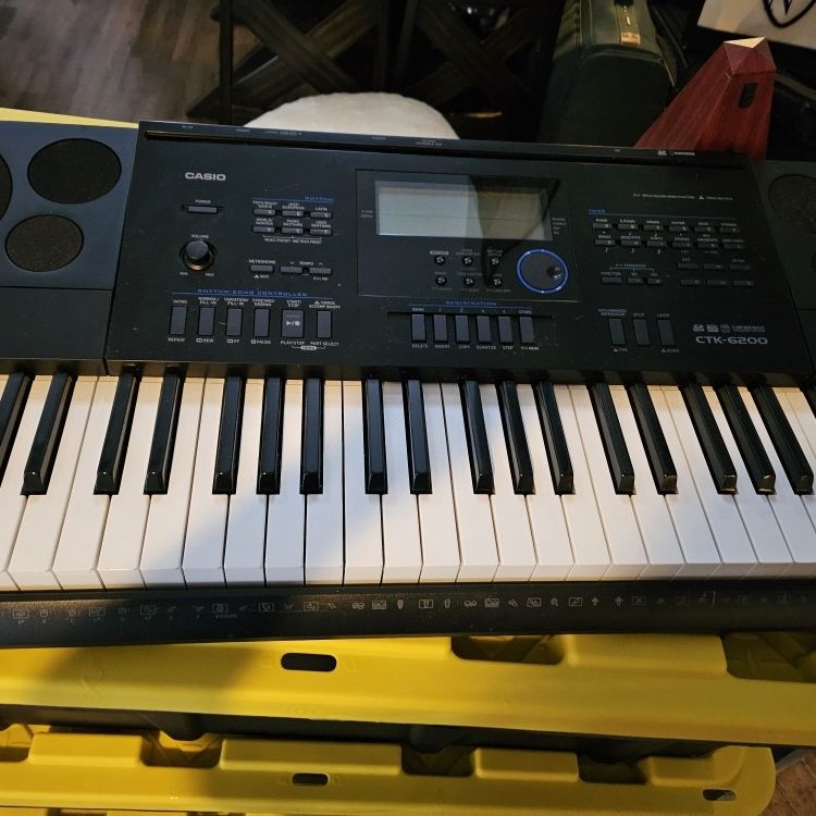 Casio CTK-6200 61-Key Keyboard - Perfect for Performing and Music