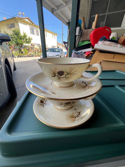 Coffee cups set 4 Dlrs