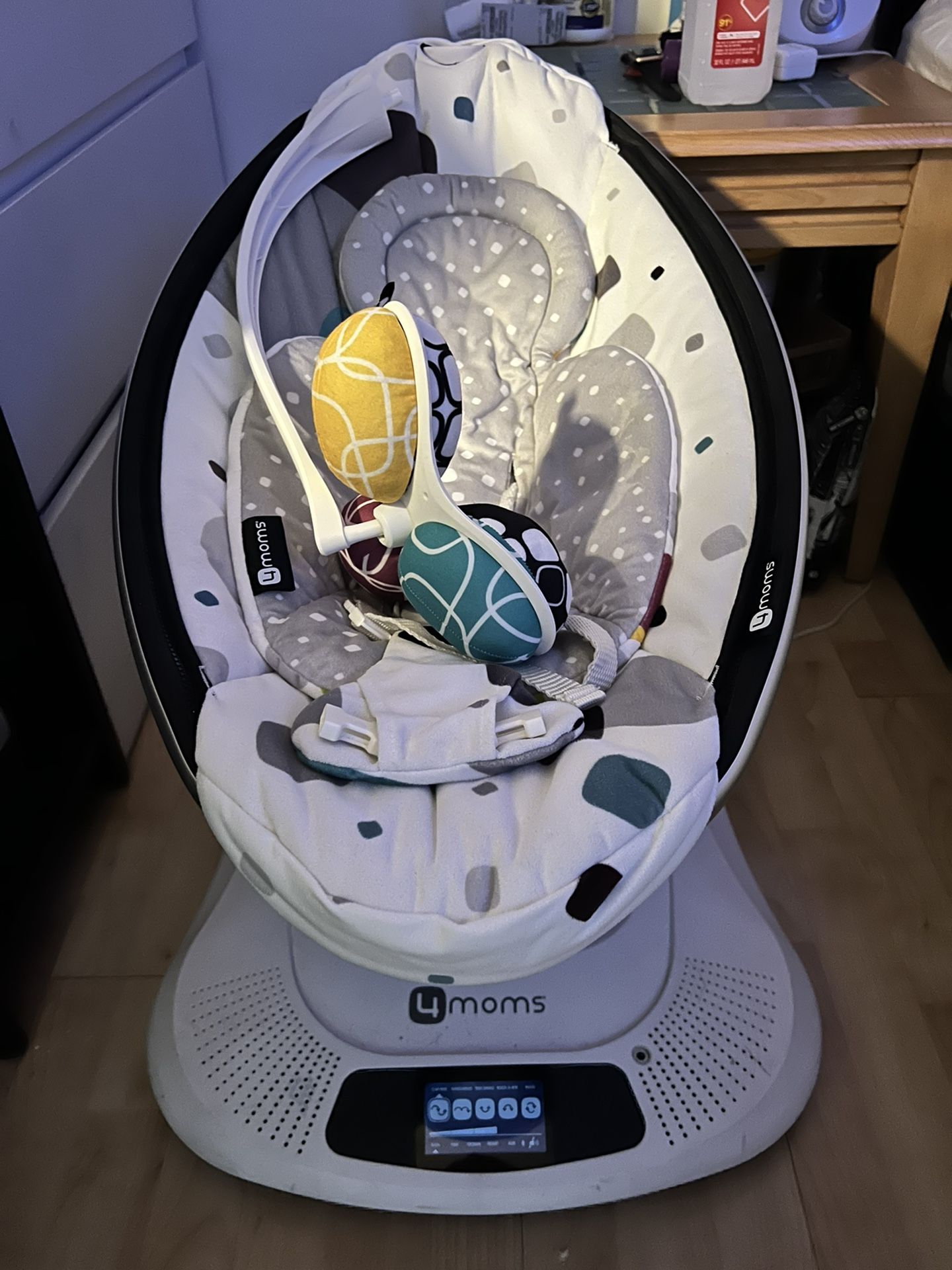 mamaRoo Swing