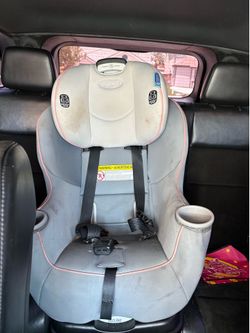 Car seat.  Free.      Pending