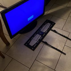 Westinghouse 38" Tv With Stand & Mount