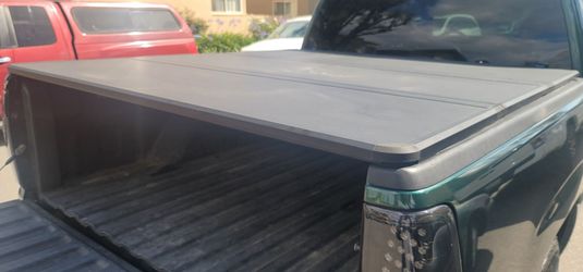 Chevrolet silverado tounal cover