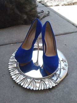 BRAND NEW!!! NEVER WORN!!! Royal Blue Stiletto High Heels 👠 Size 37
