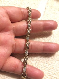 Avon pretty tennis bracelet