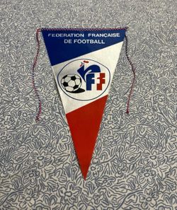 Federation Francaise de Football soccer pennant 11” inches tall new