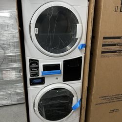 Maytag Commercial Washer And Dryer Set (Gas)