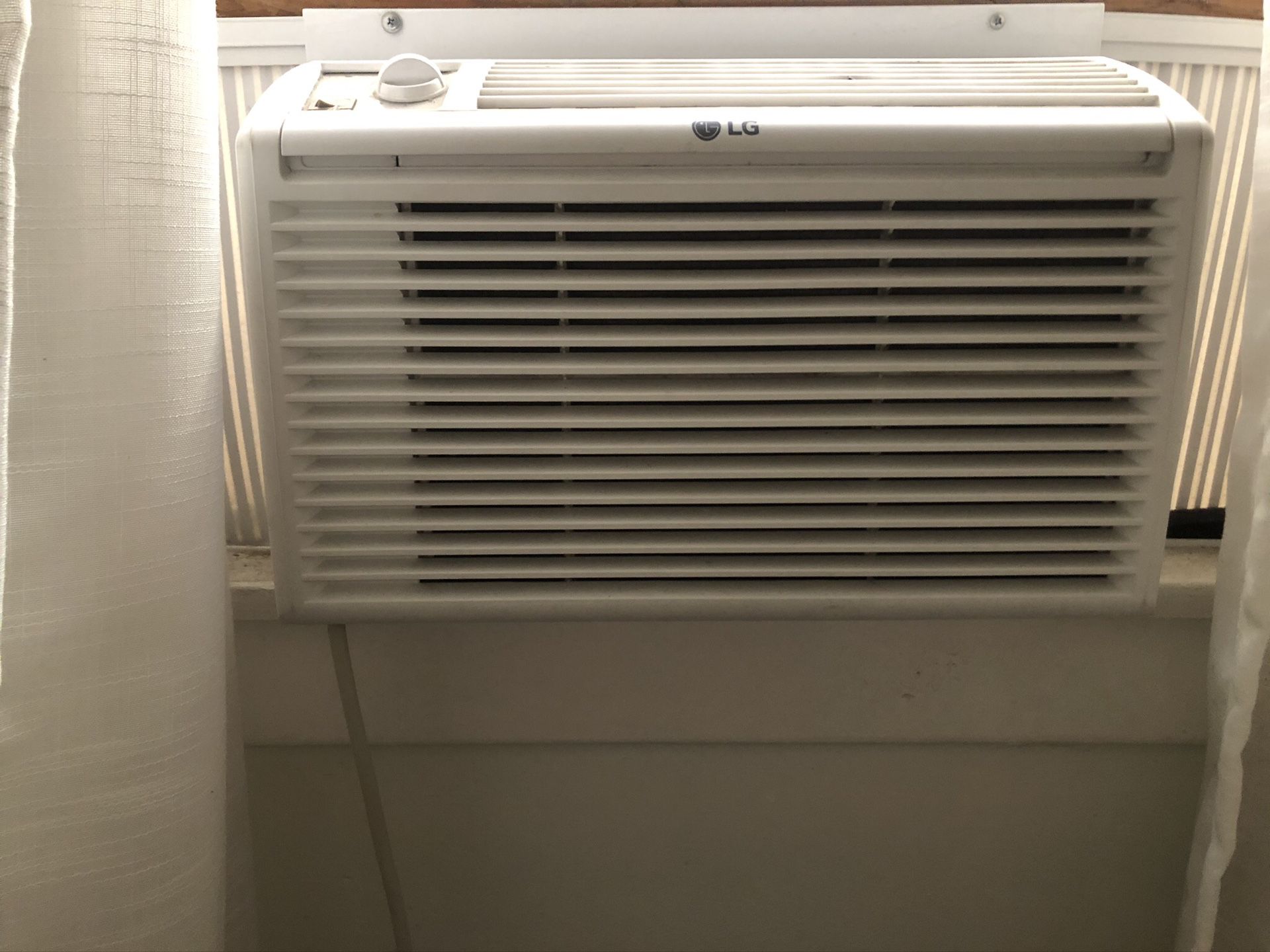 Window Unit Air Conditioner (2 of 3) - 5000 BTU