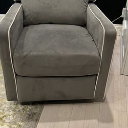 Recliner -  Newark - CA