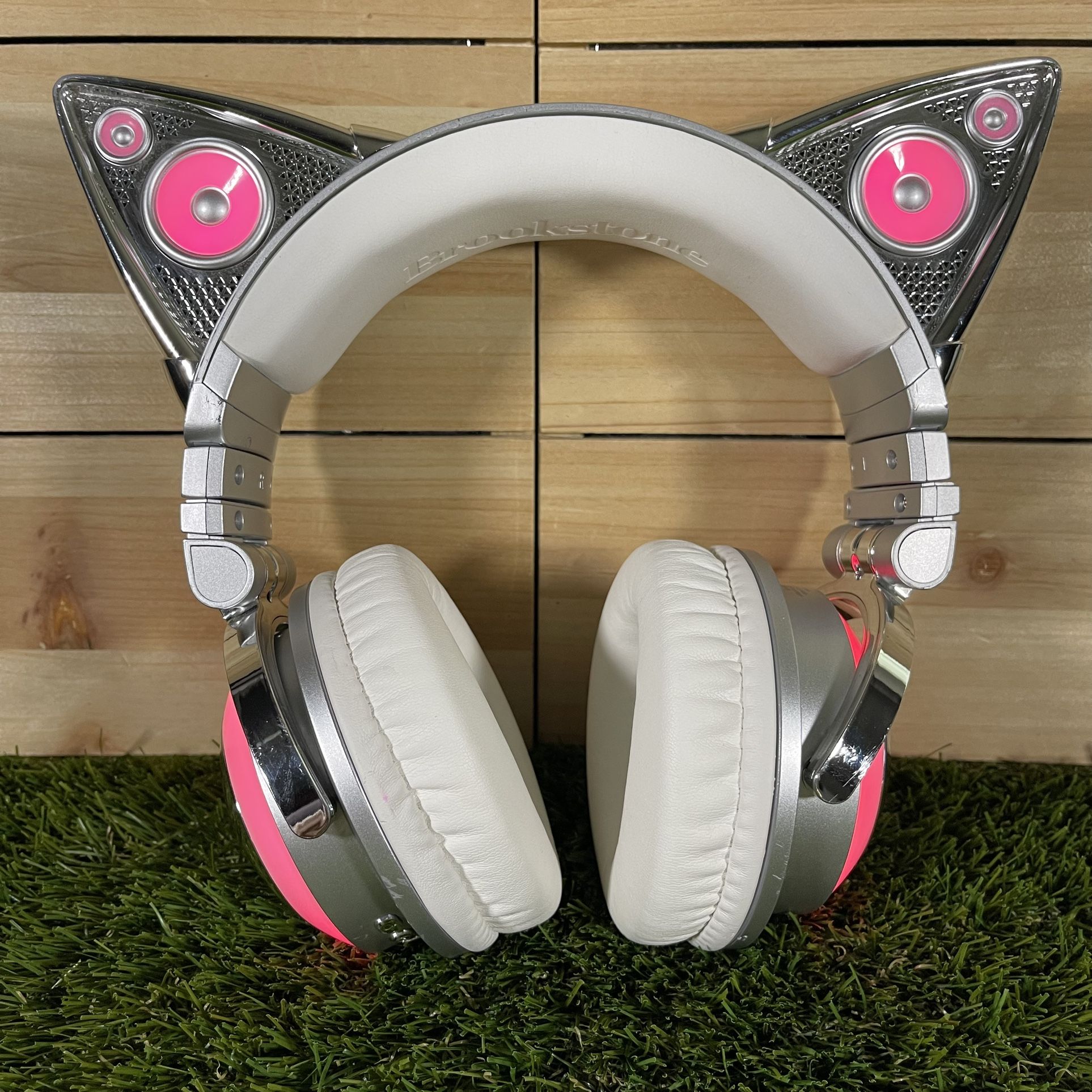 BROOKSTONE LIMITED EDITION ARIANA GRANDE CAT EAR WIRELESS BLUETOOTH
