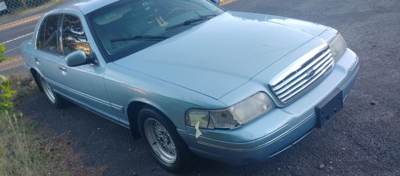 2001 Ford Crown Victoria