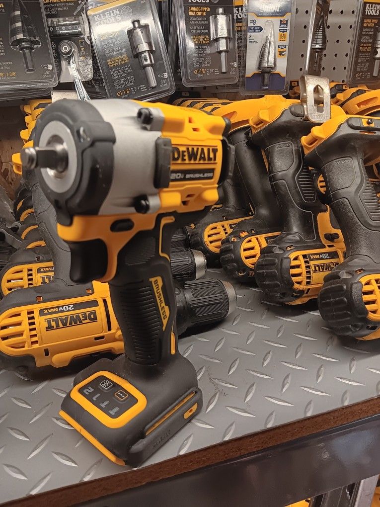 DeWalt 20V Lithium-Ion Cordless 3/8in. Impact Wrench.  Tool-Only 