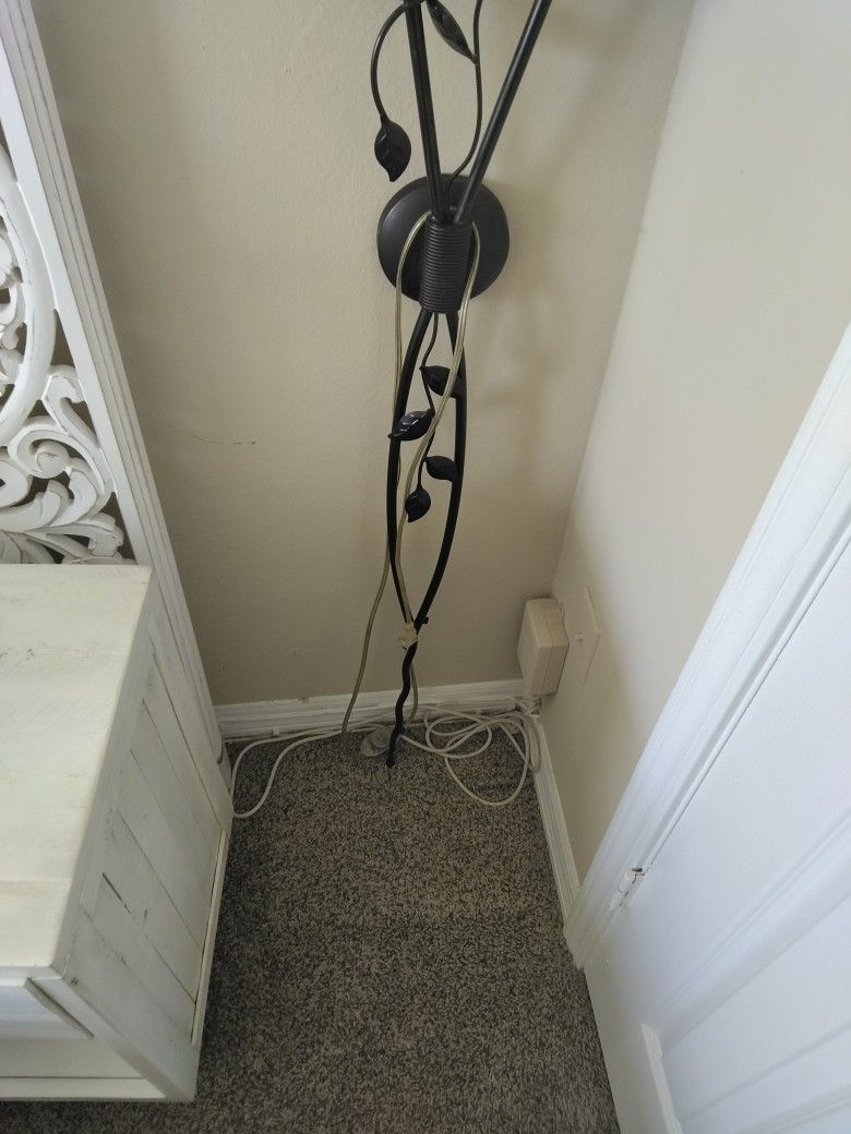 Light Screws Into Wall