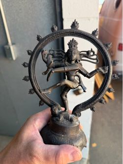 Statue