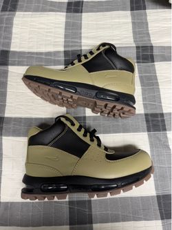 Brand New size 8.5 Nike Air max Goadome Black Sesame Neutral Olive