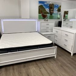 Vendo cama blanca moderna King 