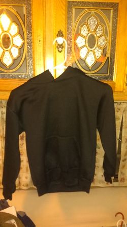 Hill sweater boys large