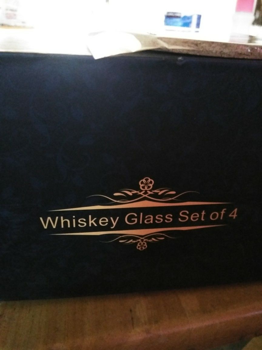 Whiskey glass set of 4