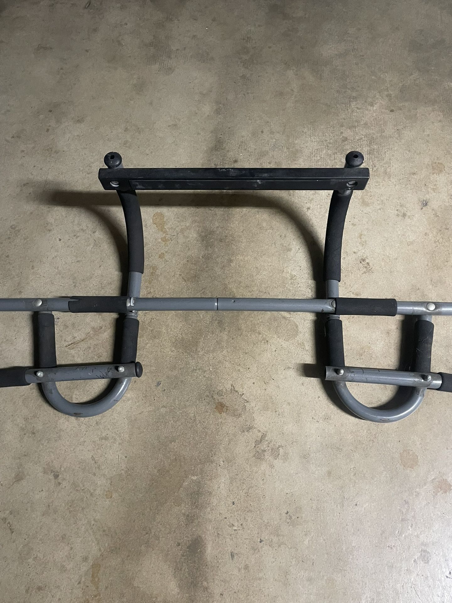 Pull Up Bar