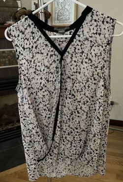 Suzy Shier Women’s Sleeveless Top Wrap Size Large Cottagecore White Pink Black