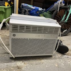 12,000 Btu Air Conditioner 
