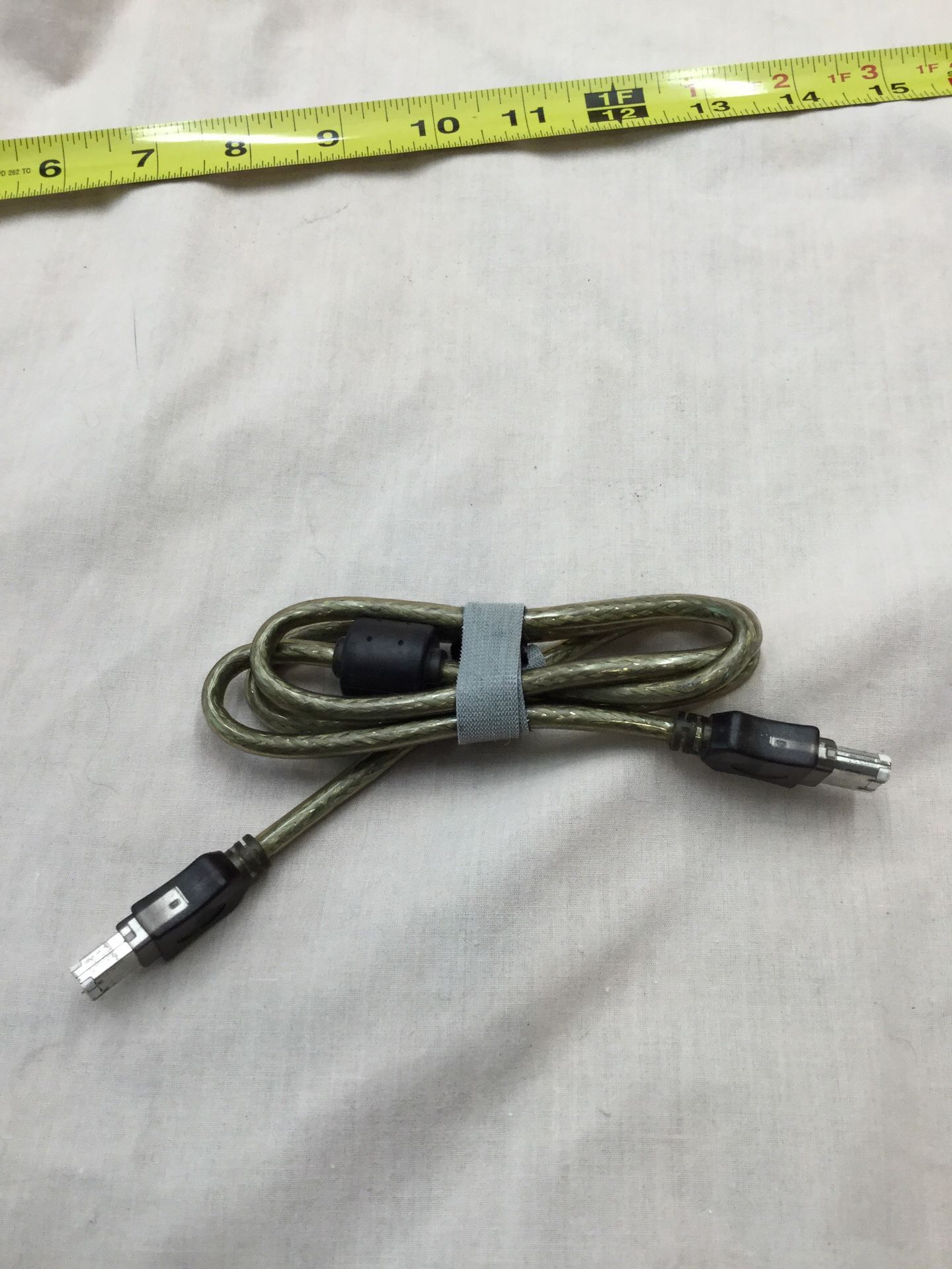 Apple fire wire cable 6 foot