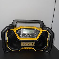 DEWALT DCR028B Jobsite Radio (TOOL ONLY)