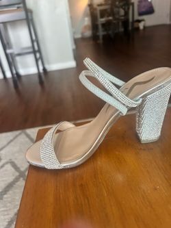 Nina silver heels size 7