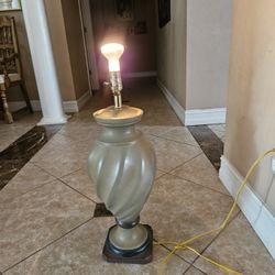 Nice  LARGE 30" WORKING LAMP