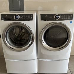 Electrolux Washer and Dryer (delivery available)